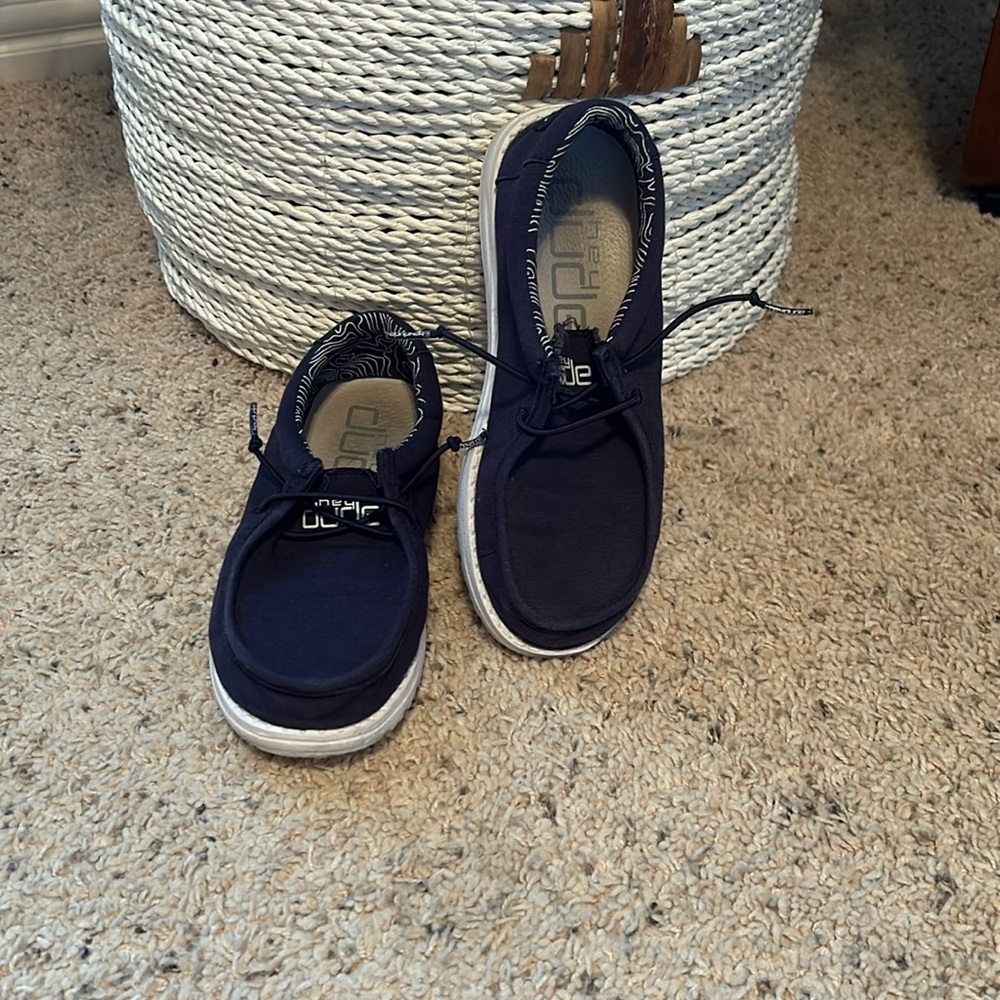 Girls navy blue hey dudes size 4